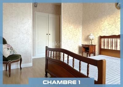 Maison traditionnelle - 90 m² - 6 pièces