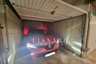 Parking / Garage - 13 m²