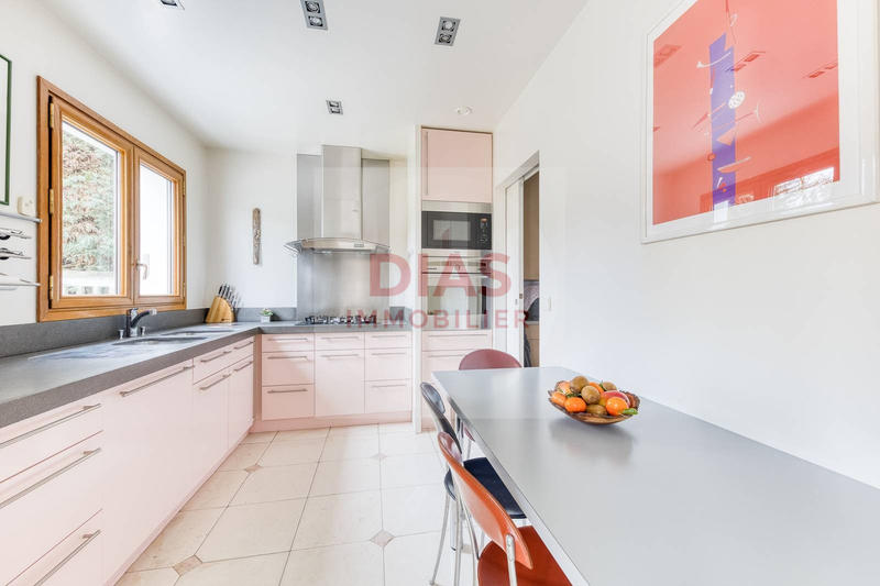 Maison - 188 m² - 7 pièces