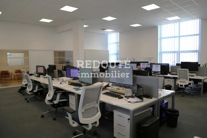 Bureau - 250 m² - 5 pièces