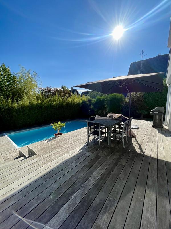 Maison contemporaine - 367 m² - 6 pièces