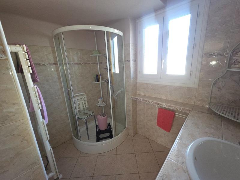 Maison - 93 m² - 5 pièces