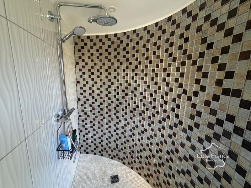 Demeure - 418 m² - 14 pièces