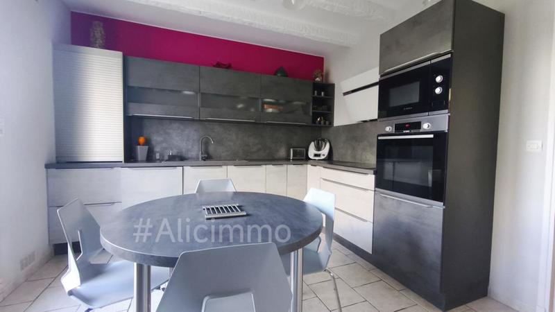 Maison - 147 m² - 6 pièces