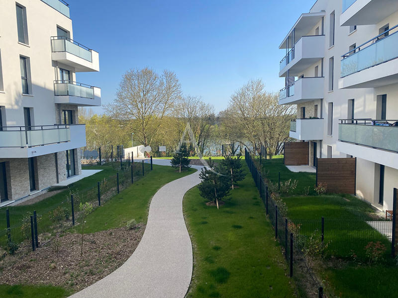 Appartement - 94 m² - 4 pièces