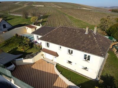 Maison - 145 m² - 5 pièces