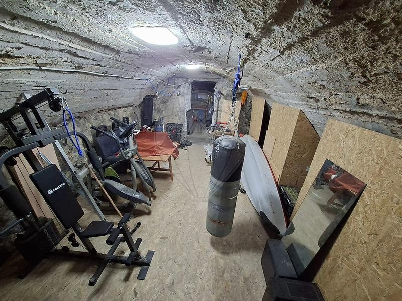 Immeuble - 170 m² - 9 pièces