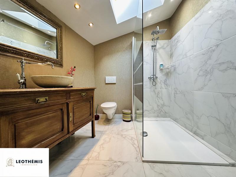 Maison - 362 m² - 14 pièces