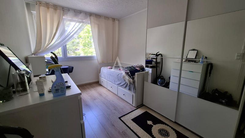 Appartement - 93 m² - 5 pièces
