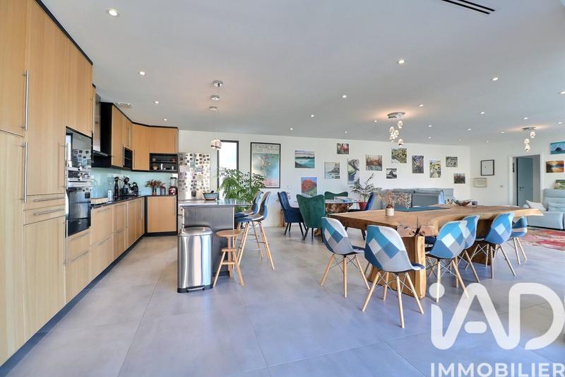 Maison de maîtres - 270 m² - 7 pièces