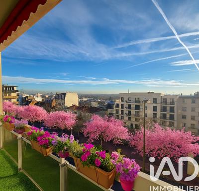 Appartement - 93 m² - 5 pièces