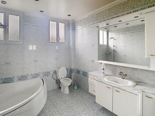 Maison - 178 m² - 6 pièces