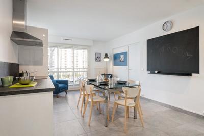 Chambre - 10 m² - 1 pièce