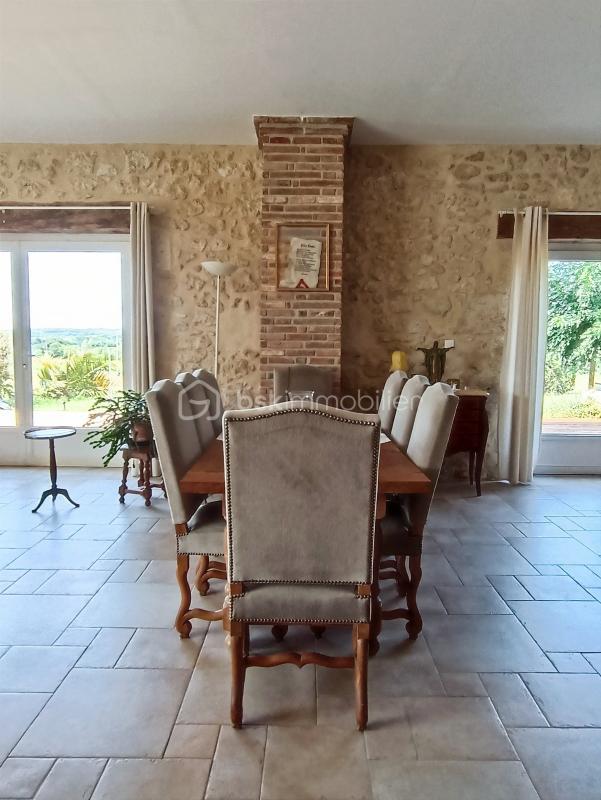 Demeure - 554 m² - 14 pièces