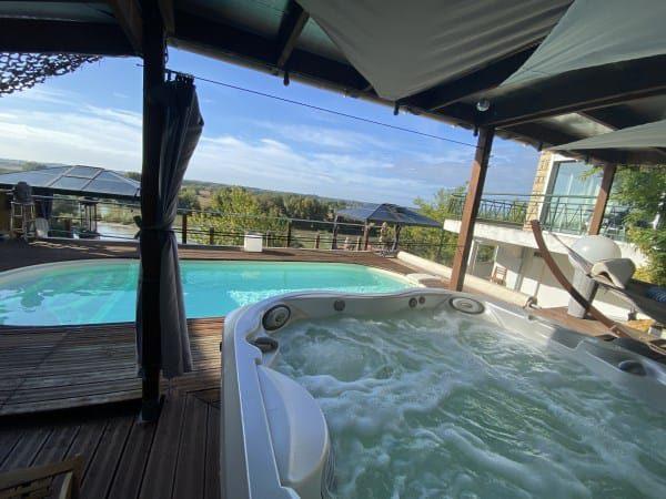 Maison - 140 m² - 8 pièces