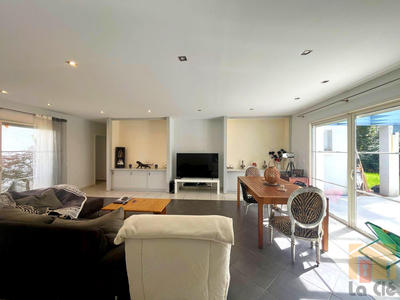 Maison contemporaine - 167 m² - 5 pièces