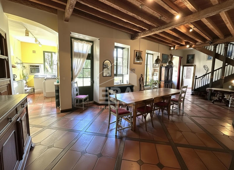 Maison - 298 m² - 7 pièces