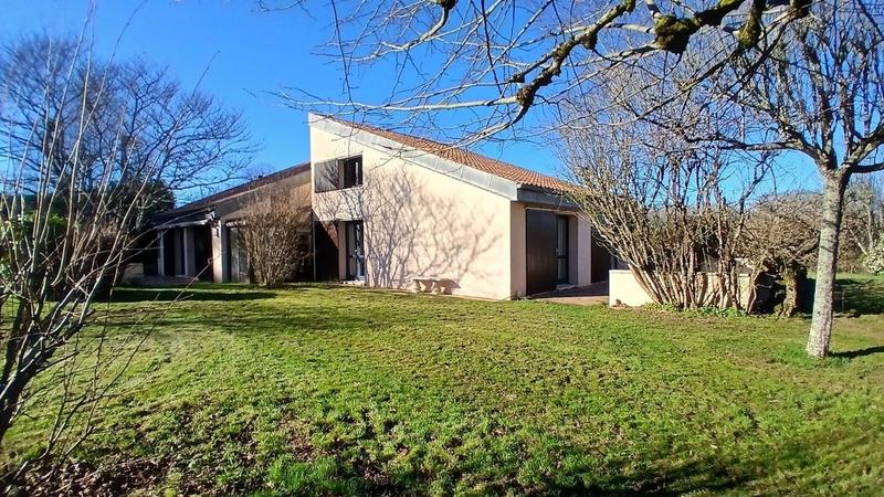 Maison d'architecte - 181 m² - 7 pièces