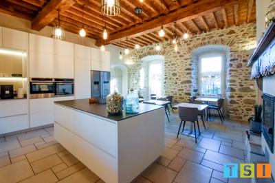 Maison - 625 m² - 12 pièces