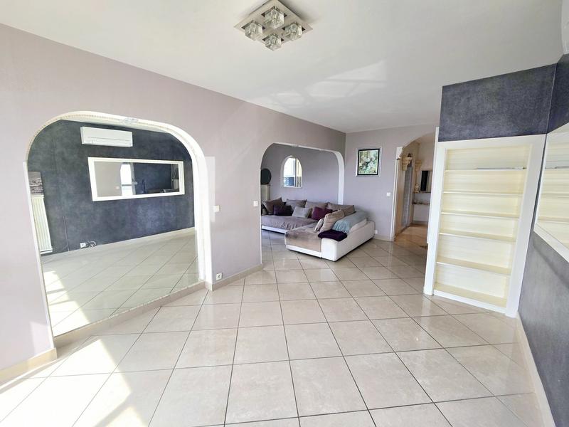 Appartement - 86 m² - 5 pièces