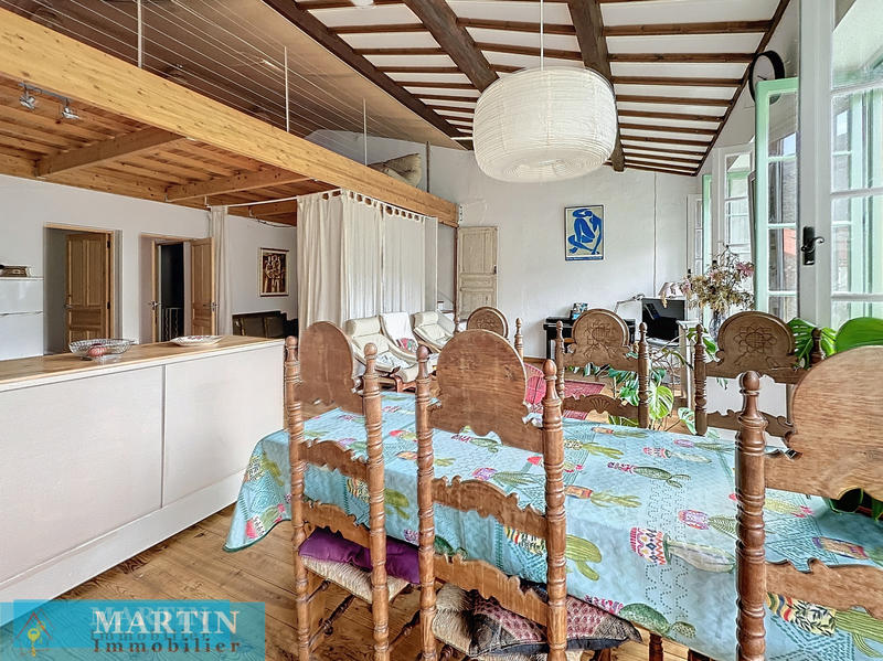 Maison - 246 m² - 8 pièces