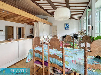 Maison - 246 m² - 8 pièces