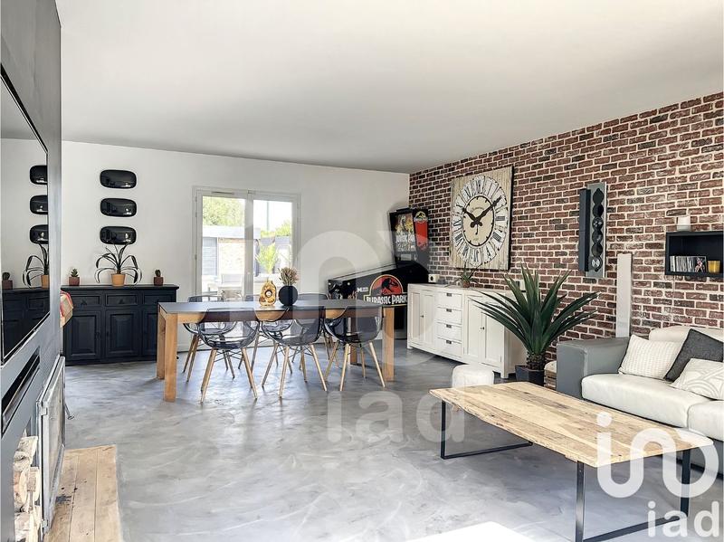 Maison - 256 m² - 9 pièces