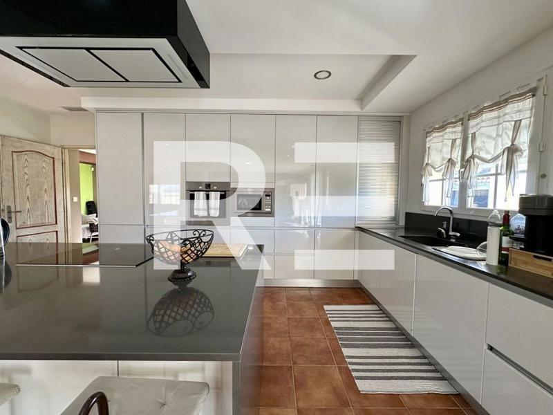 Villa - 176 m² - 7 pièces