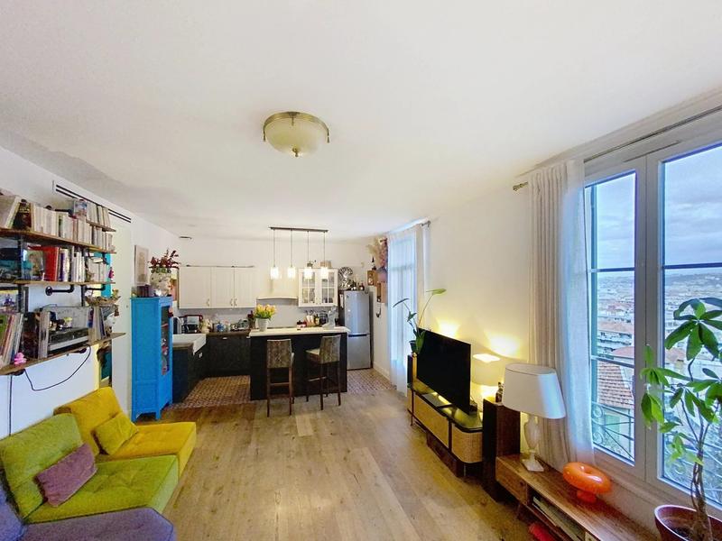 Appartement - 84 m² - 4 pièces