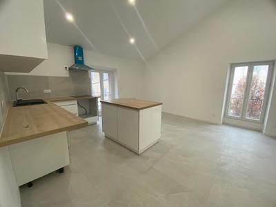 Appartement - 90 m² - 4 pièces