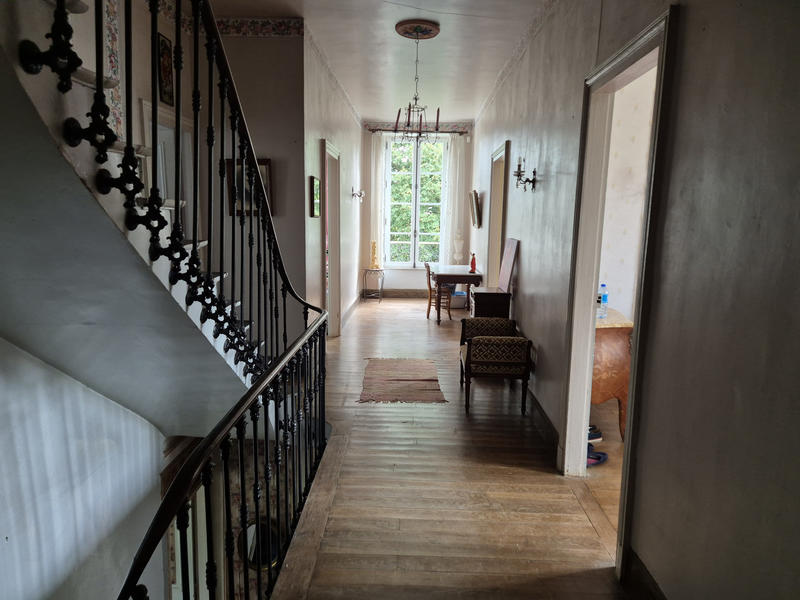 Maison - 430 m² - 12 pièces