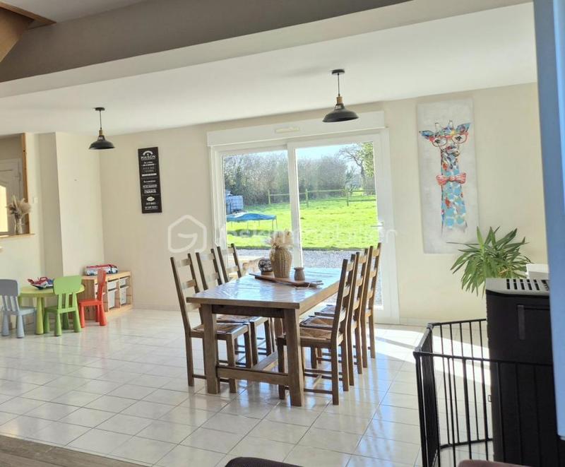 Maison traditionnelle - 122 m² - 6 pièces