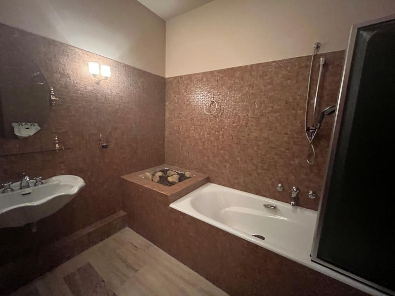 Maison - 389 m² - 7 pièces