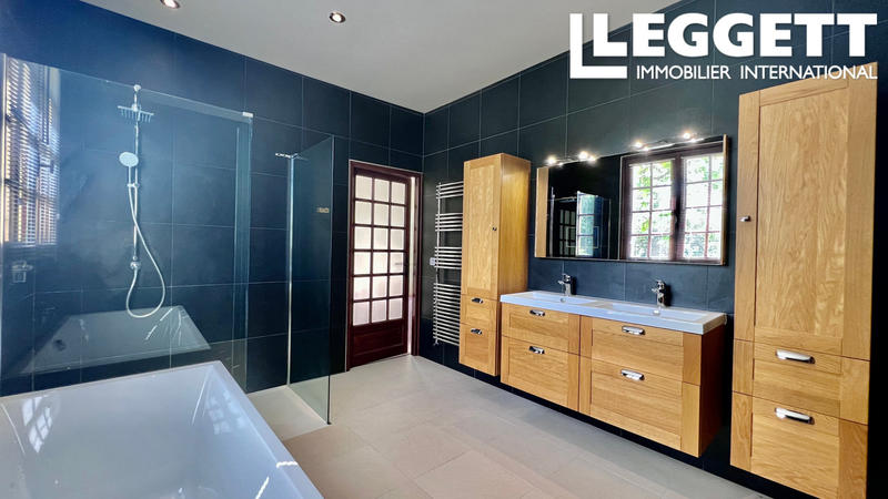 Propriété - 400 m² - 12 pièces