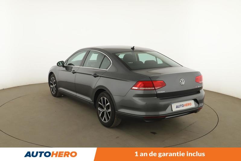 Volkswagen Passat 1.6 Tdi BlueMotion Tech Connect Dsg7 120 ch