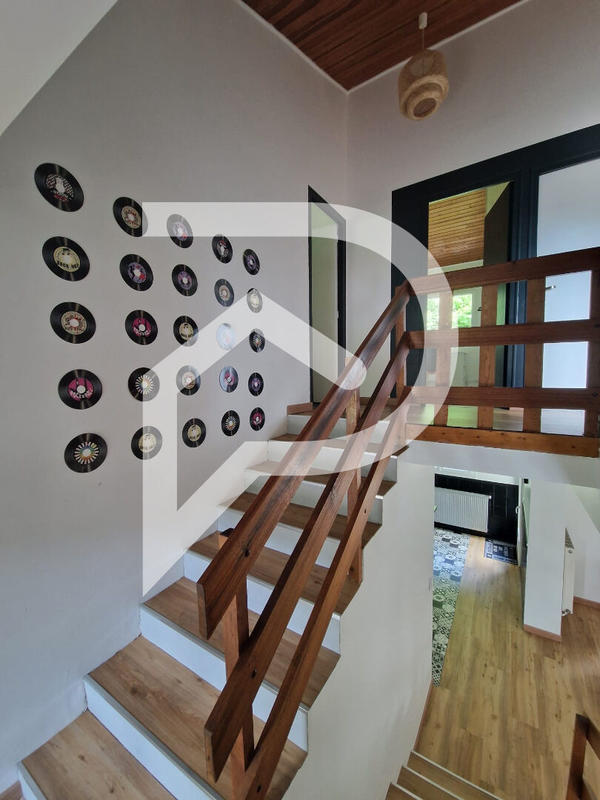 Maison - 152 m² - 6 pièces