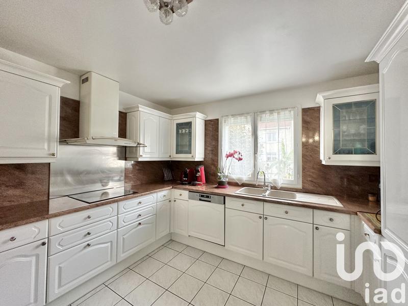 Maison - 121 m² - 6 pièces