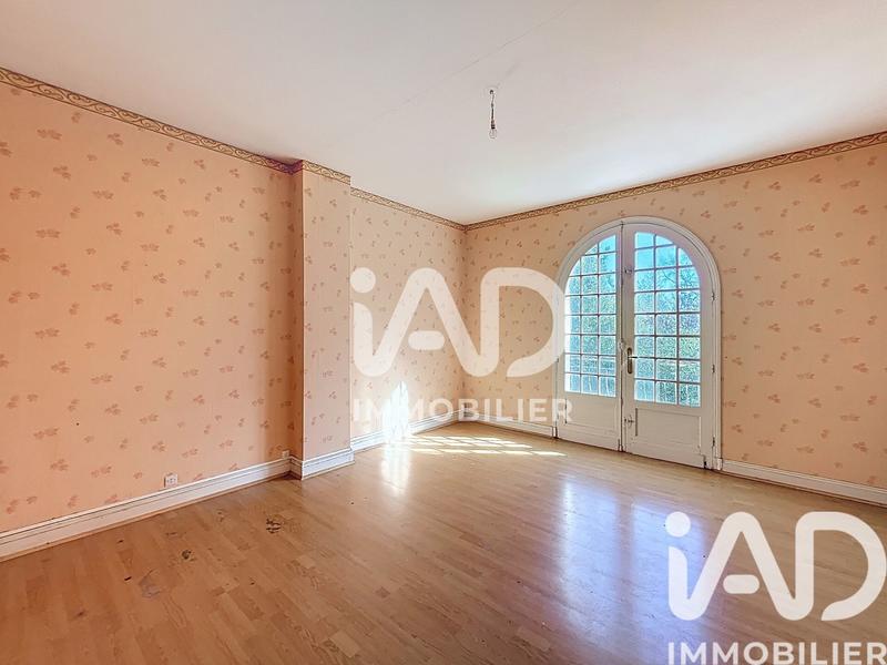 Maison - 305 m² - 8 pièces