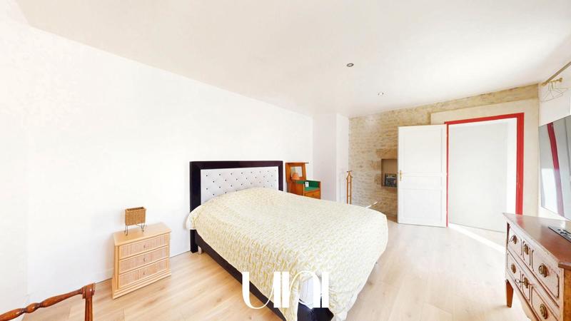 Maison - 365 m² - 12 pièces