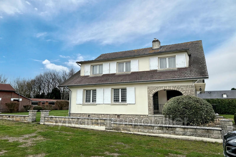 Maison - 205 m² - 7 pièces