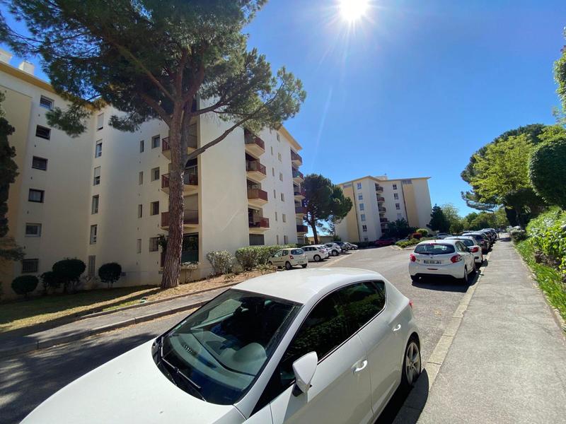 Parking / Garage - 12 m²