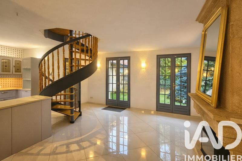Maison - 141 m² - 6 pièces