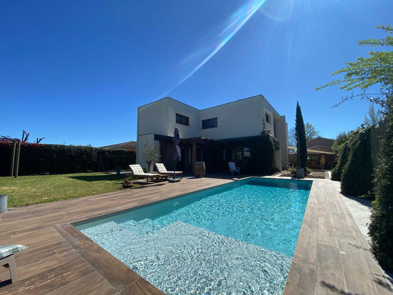 Maison - 228 m² - 7 pièces