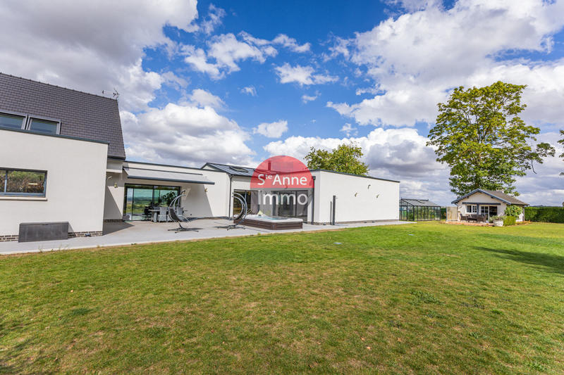 Maison - 290 m² - 6 pièces