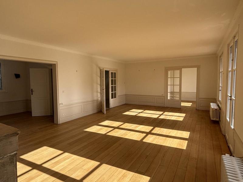 Demeure - 200 m² - 8 pièces