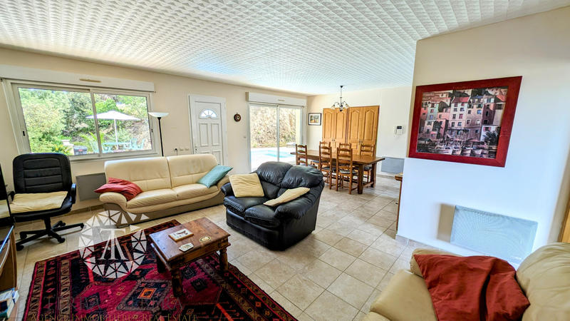 Villa - 114 m² - 11 pièces