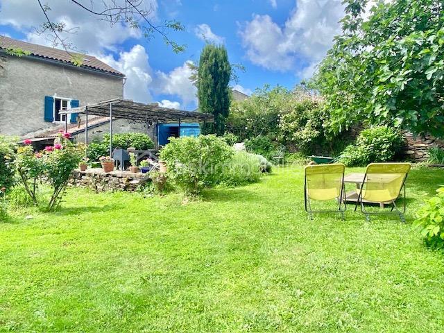 Maison de village - 105 m² - 4 pièces