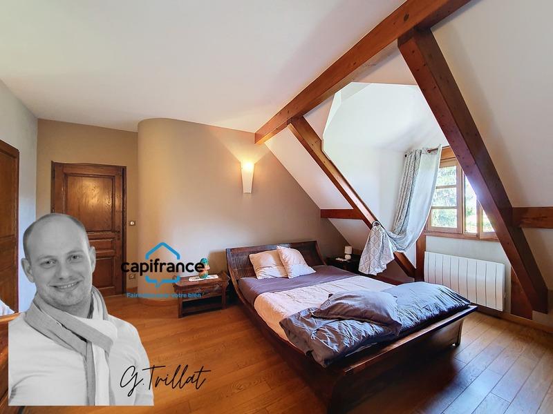 Maison - 330 m² - 7 pièces