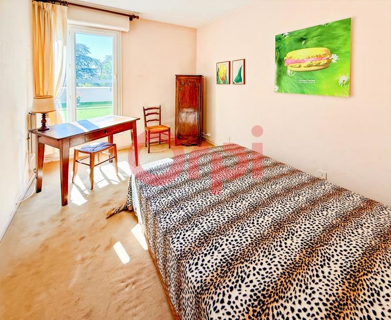 Appartement - 120 m² - 6 pièces