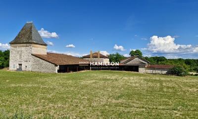 Corps de ferme - 606 m² - 16 pièces